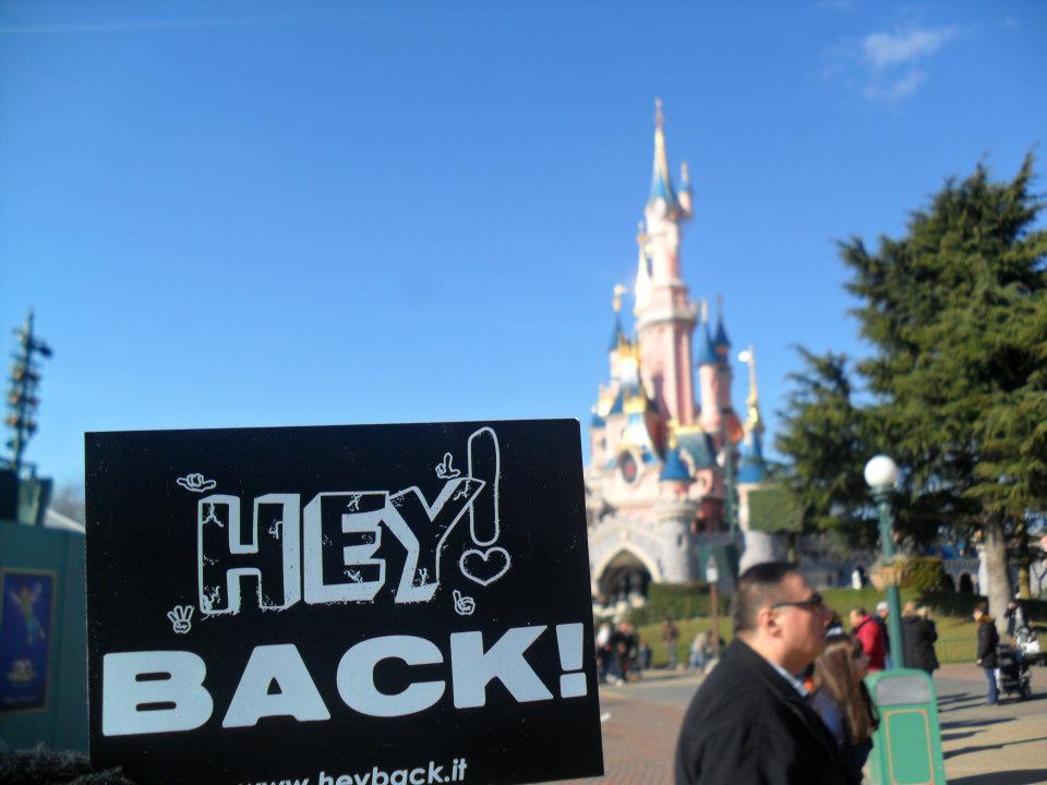 HEY! BACK! in France